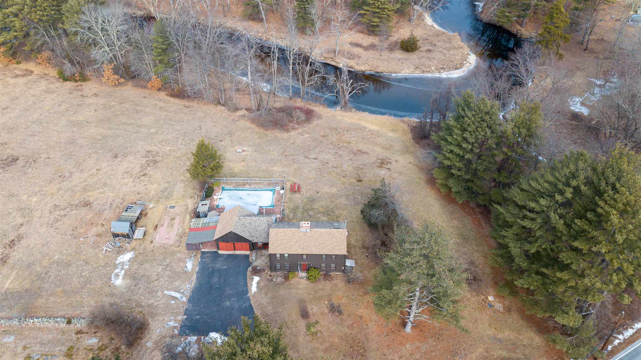 94 Seaverns Bridge Road Amherst, NH 03031 - Photo 12 of 40