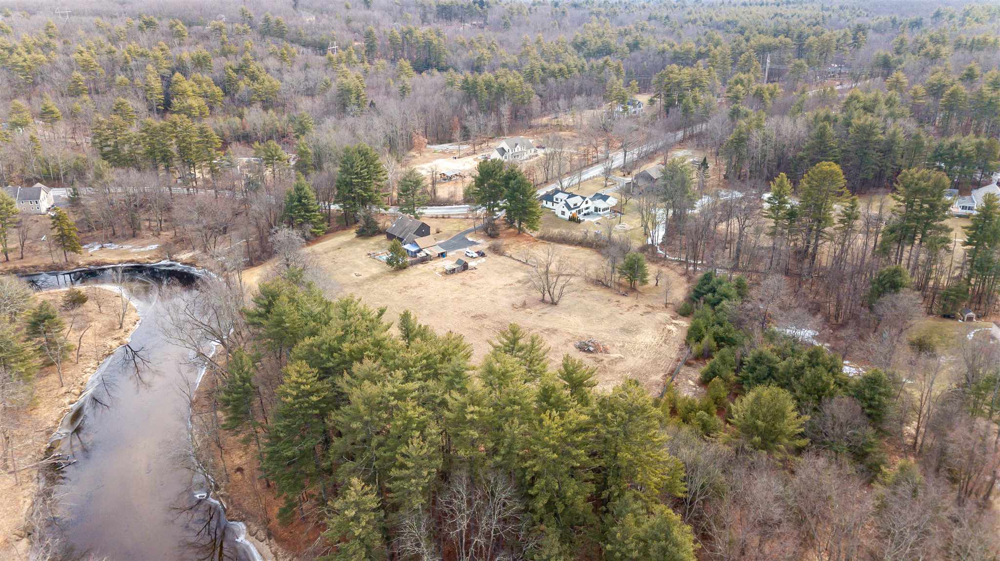 94 Seaverns Bridge Road Amherst, NH 03031 - Photo 5 of 40