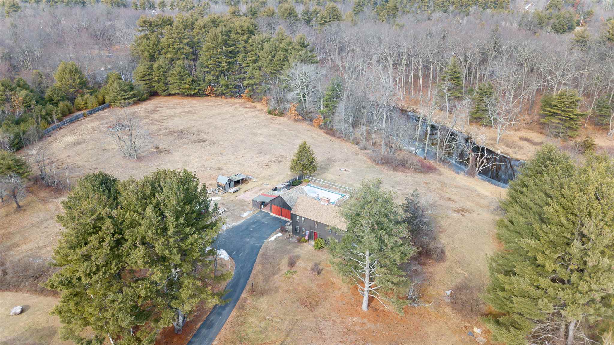 94 Seaverns Bridge Road Amherst, NH 03031 - Photo 6 of 40