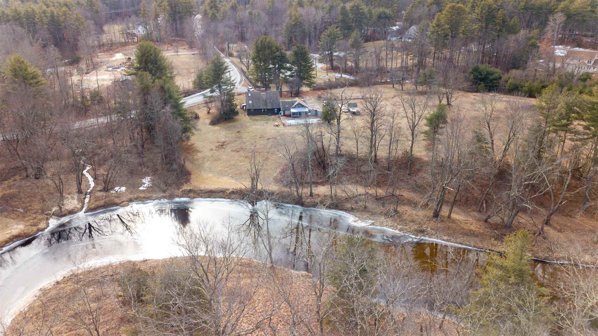 94 Seaverns Bridge Road Amherst, NH 03031 - Photo 9 of 40