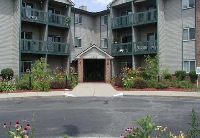 $945 | 2700 Marfitt Road, East Lansing, MI 48823