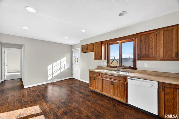 $174,900 | 300 North Stanley Drive, Chillicothe, IL 61523