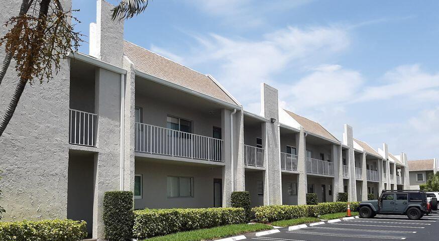 2820 Southwest 22nd Avenue, Unit 202 Delray Beach, FL 33445 - Photo 41 of 49 End Unit