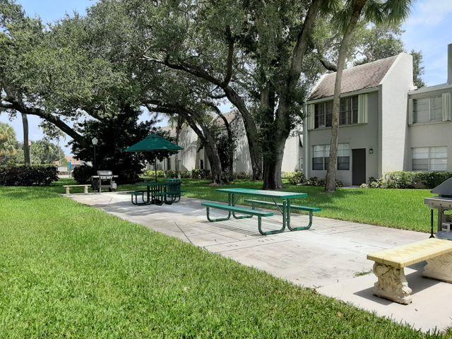 2820 Southwest 22nd Avenue, Unit 202 Delray Beach, FL 33445 - Photo 45 of 49 picnic