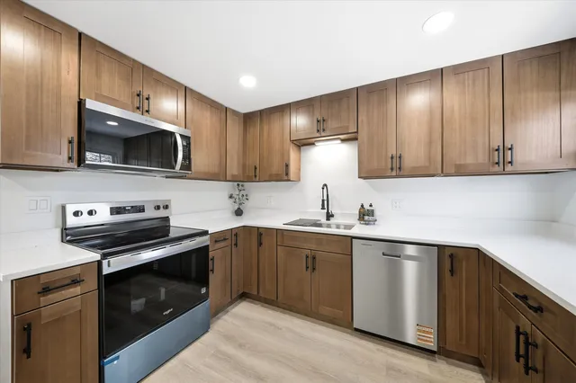 $350,000 | 30 Gingras Drive, Nashua, NH 03060