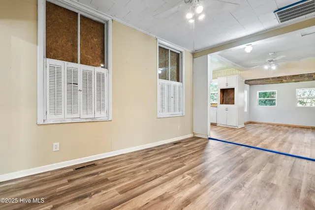 $122,900 | 401 Pecan Lane, Lake Waccamaw, NC 28450