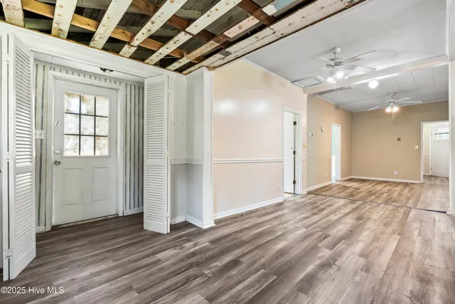 $122,900 | 401 Pecan Lane, Lake Waccamaw, NC 28450