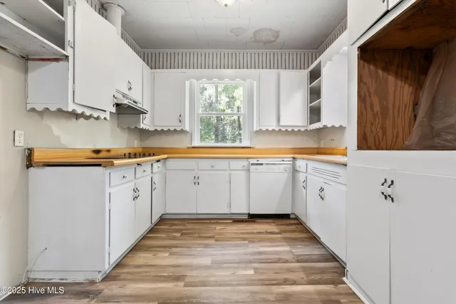 $122,900 | 401 Pecan Lane, Lake Waccamaw, NC 28450