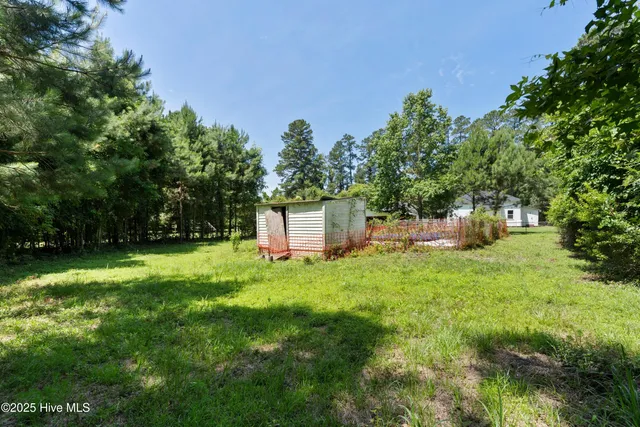 $122,900 | 401 Pecan Lane, Lake Waccamaw, NC 28450