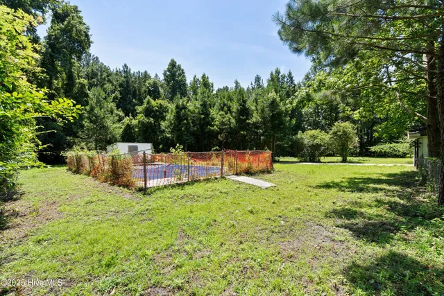 $122,900 | 401 Pecan Lane, Lake Waccamaw, NC 28450