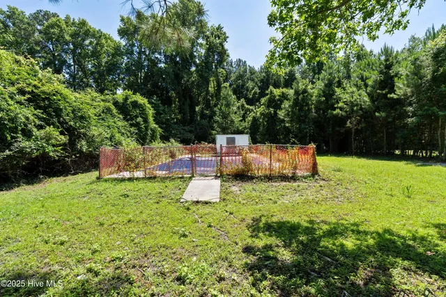 $122,900 | 401 Pecan Lane, Lake Waccamaw, NC 28450