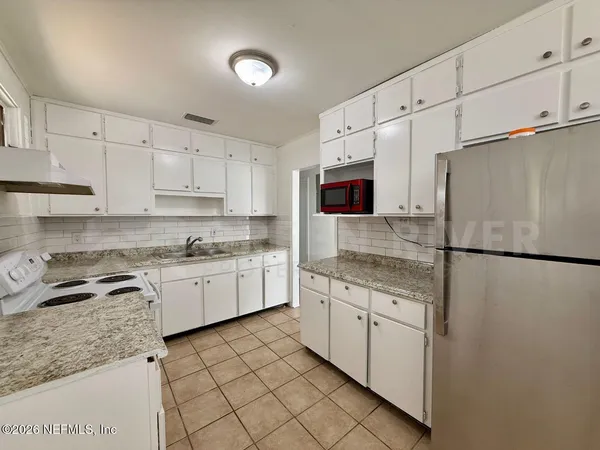 $1,200 | 4623 Suffolk Avenue, Jacksonville, FL 32208