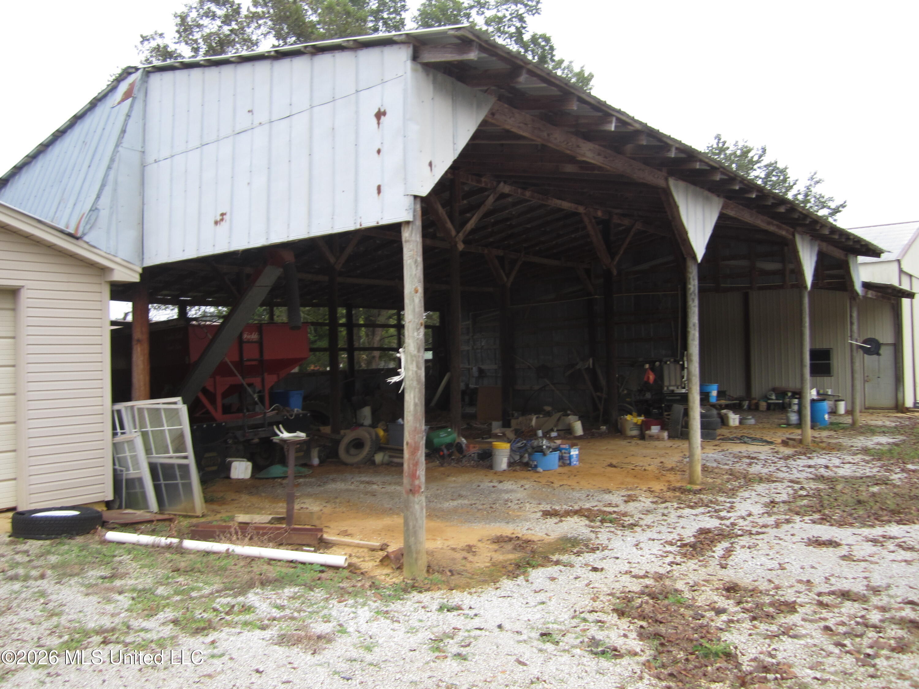 1558 Highway 30 New Albany, MS 38652 - Photo 19 of 21 IMG_8543