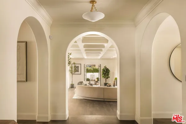 $6,950,000 | 134 North McCadden Place, Los Angeles, CA 90004