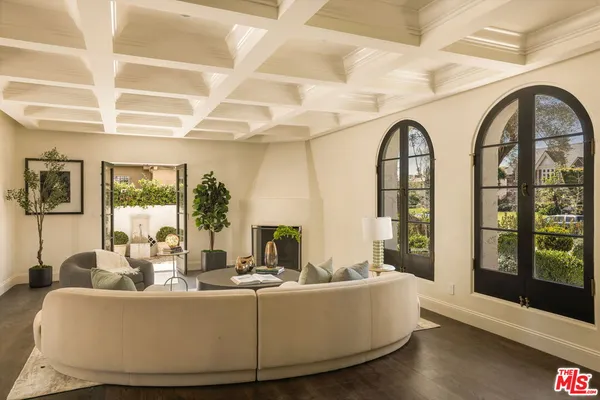 $6,950,000 | 134 North McCadden Place, Los Angeles, CA 90004