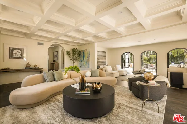 $6,950,000 | 134 North McCadden Place, Los Angeles, CA 90004