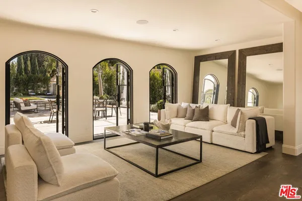 $6,950,000 | 134 North McCadden Place, Los Angeles, CA 90004