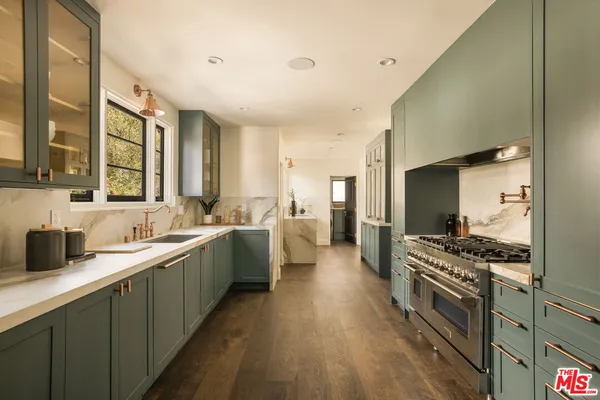 $6,950,000 | 134 North McCadden Place, Los Angeles, CA 90004