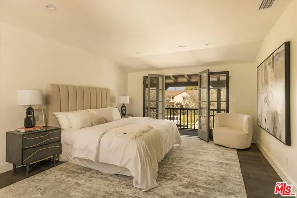 $6,950,000 | 134 North McCadden Place, Los Angeles, CA 90004