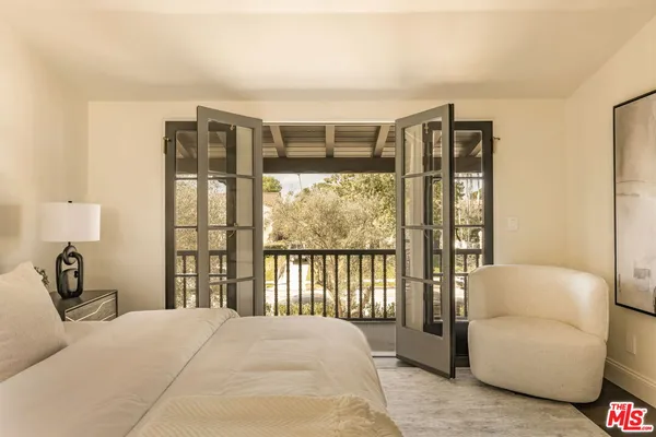 $6,950,000 | 134 North McCadden Place, Los Angeles, CA 90004