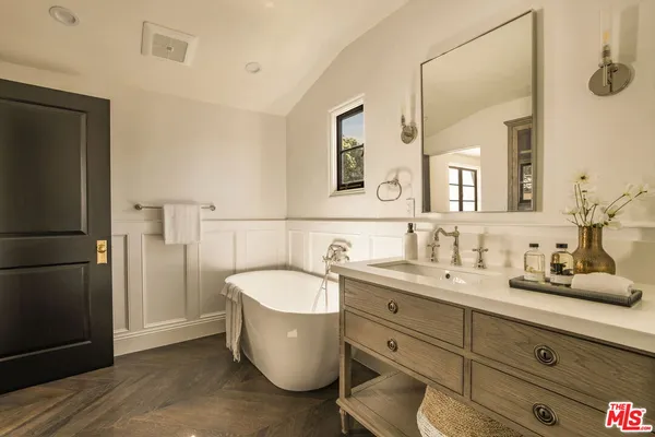 $6,950,000 | 134 North McCadden Place, Los Angeles, CA 90004