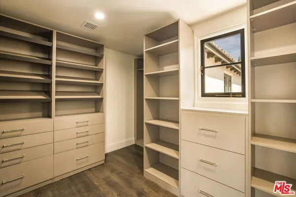 $6,950,000 | 134 North McCadden Place, Los Angeles, CA 90004