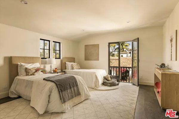$6,950,000 | 134 North McCadden Place, Los Angeles, CA 90004
