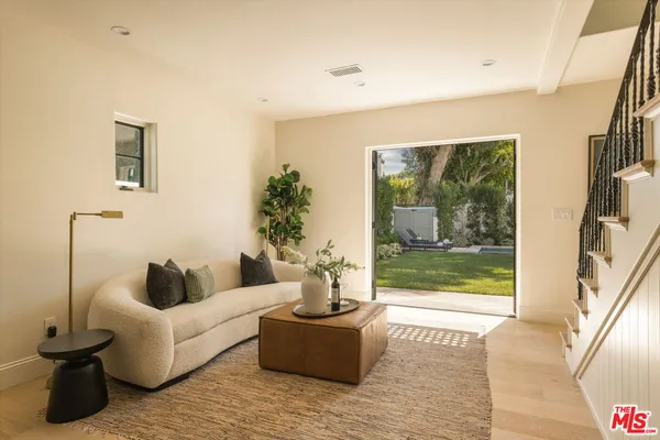 $6,950,000 | 134 North McCadden Place, Los Angeles, CA 90004