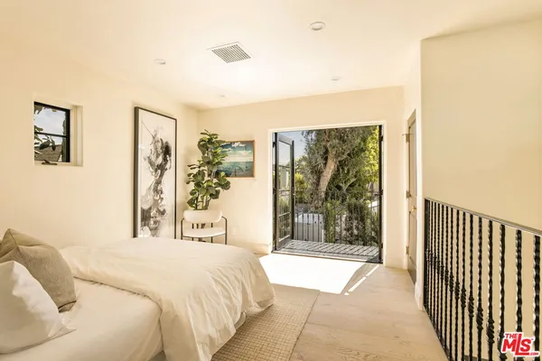 $6,950,000 | 134 North McCadden Place, Los Angeles, CA 90004