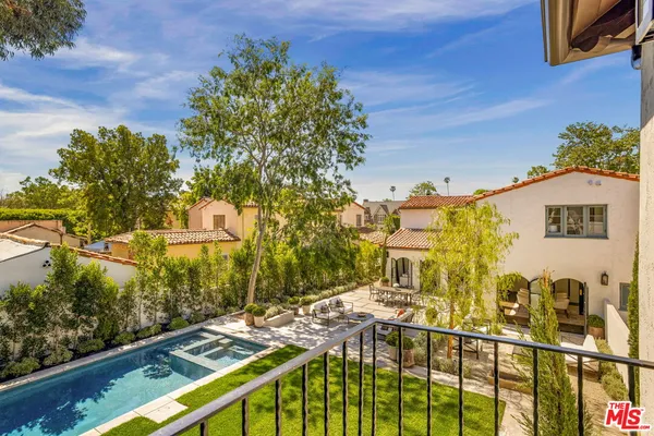 $6,950,000 | 134 North McCadden Place, Los Angeles, CA 90004