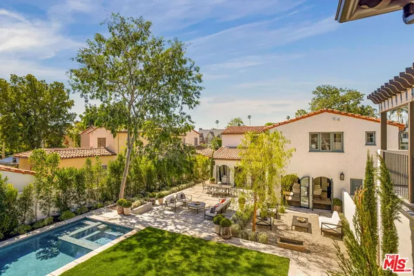 $6,950,000 | 134 North McCadden Place, Los Angeles, CA 90004
