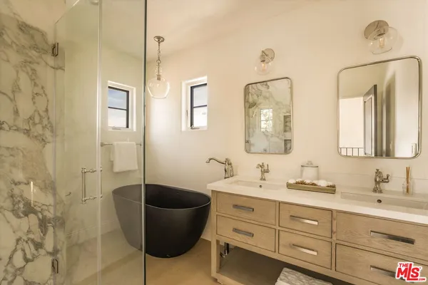 $6,950,000 | 134 North McCadden Place, Los Angeles, CA 90004