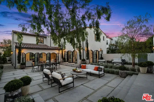 $6,950,000 | 134 North McCadden Place, Los Angeles, CA 90004
