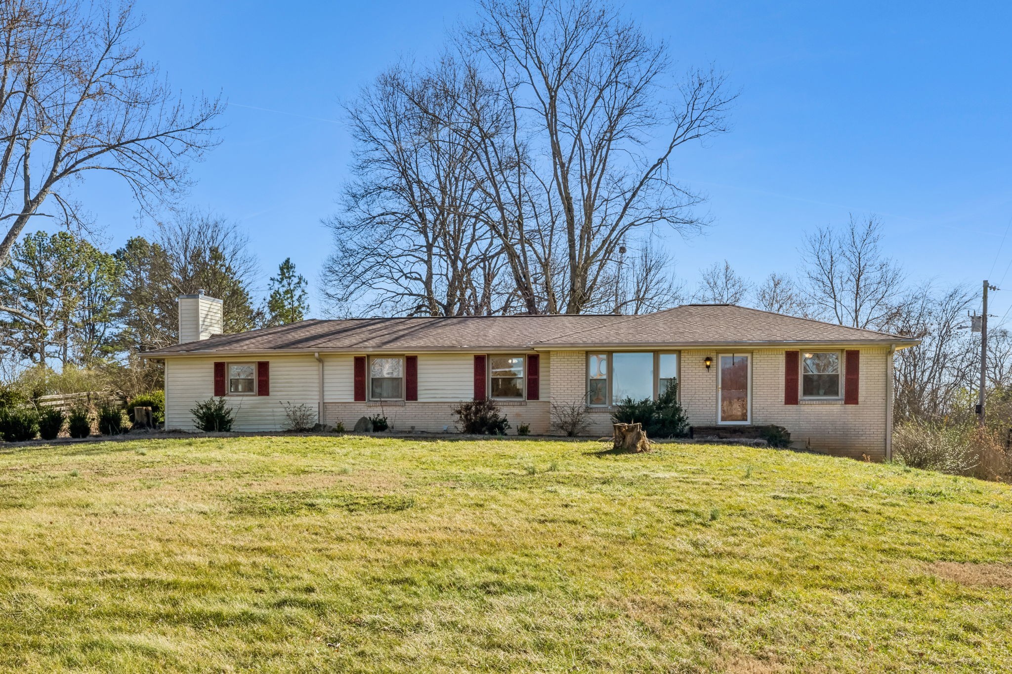 1170 Jim Read Road Ashland City, TN 37015 - Photo 2 of 39 a front view of house with yard and green space