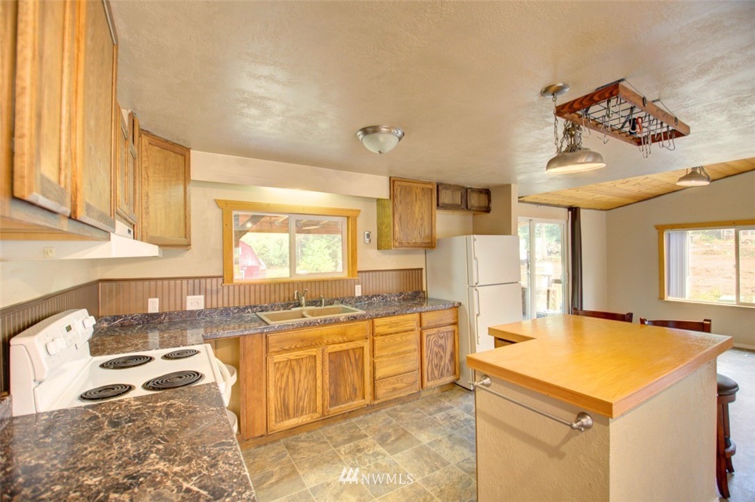 371 Dluhosh Road Onalaska, WA 98570 - Photo 8 of 25 Gallery Image 8