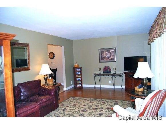 37 Abbot Road Springfield, IL 62704 - Photo 4 of 23