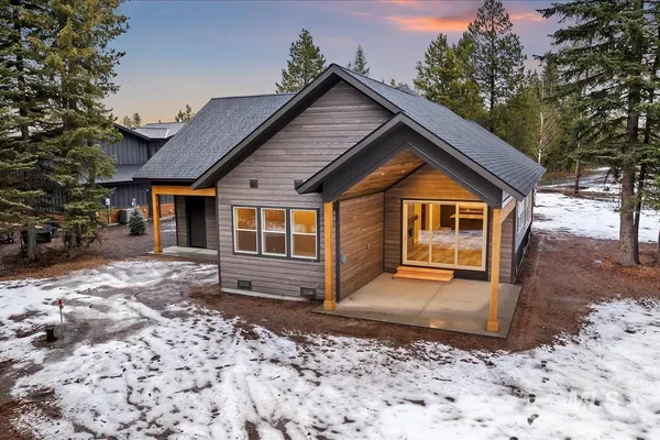 $779,000 | 136 Jacks Loop, Donnelly, ID 83615