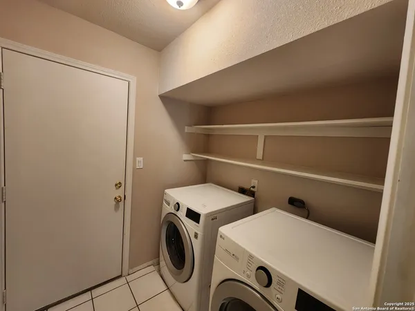 $1,925 | 14038 Fairway Oaks, San Antonio, TX 78217