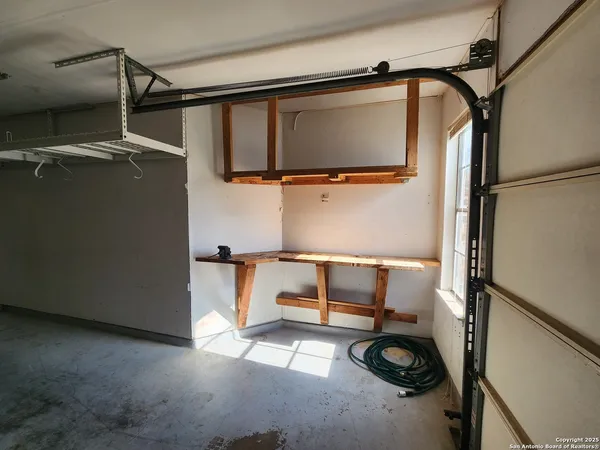 $1,925 | 14038 Fairway Oaks, San Antonio, TX 78217