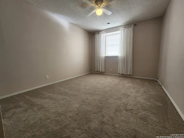 $1,925 | 14038 Fairway Oaks, San Antonio, TX 78217