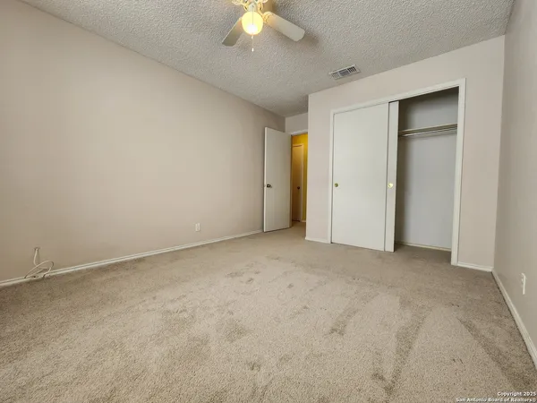 $1,925 | 14038 Fairway Oaks, San Antonio, TX 78217