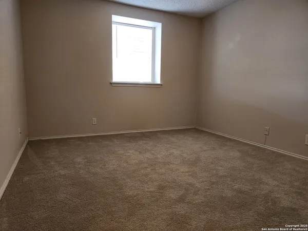 $1,925 | 14038 Fairway Oaks, San Antonio, TX 78217