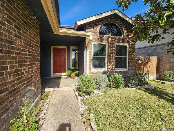 $1,925 | 14038 Fairway Oaks, San Antonio, TX 78217