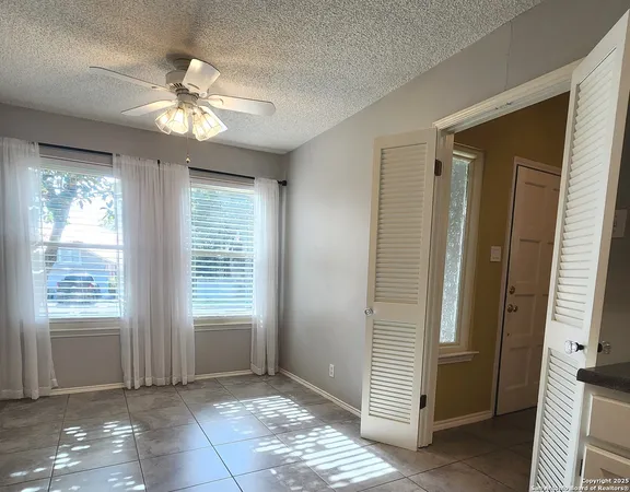 $1,925 | 14038 Fairway Oaks, San Antonio, TX 78217