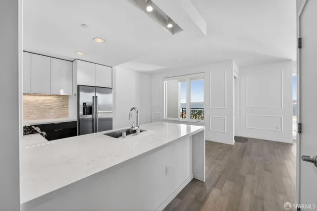 $4,600 | 10 Innes Court, Unit 401, San Francisco, CA 94124