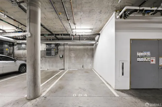 $4,600 | 10 Innes Court, Unit 401, San Francisco, CA 94124