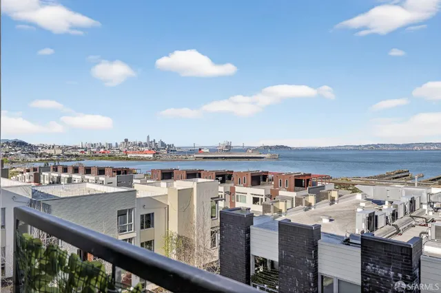 $4,600 | 10 Innes Court, Unit 401, San Francisco, CA 94124