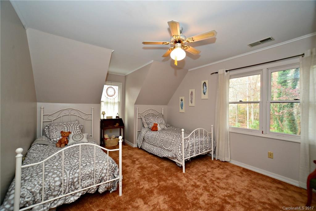 284 Forest Run Road Whittier, NC 28789 - Photo 15 of 24 Gallery Image 15