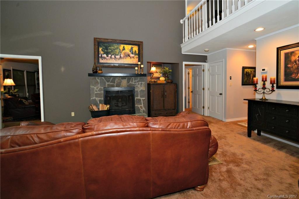 284 Forest Run Road Whittier, NC 28789 - Photo 5 of 24 Gallery Image 5