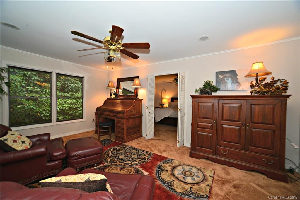 284 Forest Run Road Whittier, NC 28789 - Photo 6 of 24 Gallery Image 6
